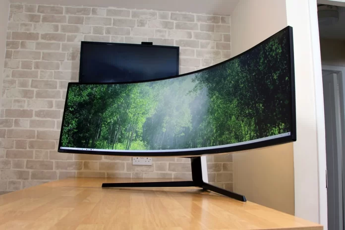 curved monitors: